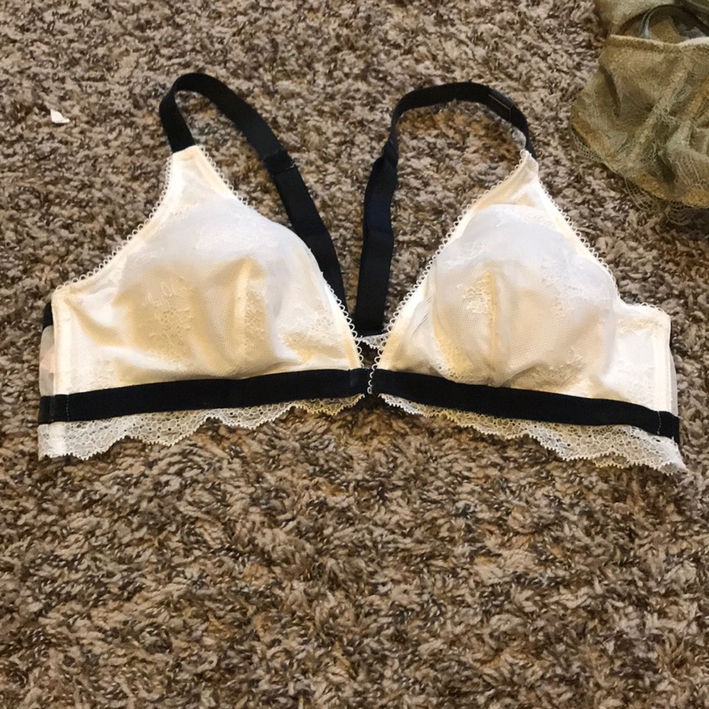 VS Secret Bra BNWT